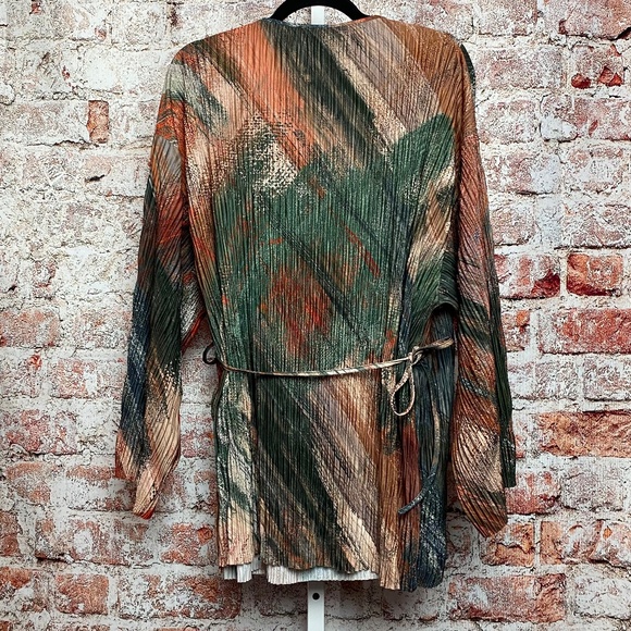 NWT Zara Womenʻs Pleated Wrap Kimono Blouse Large - Picture 7 of 9